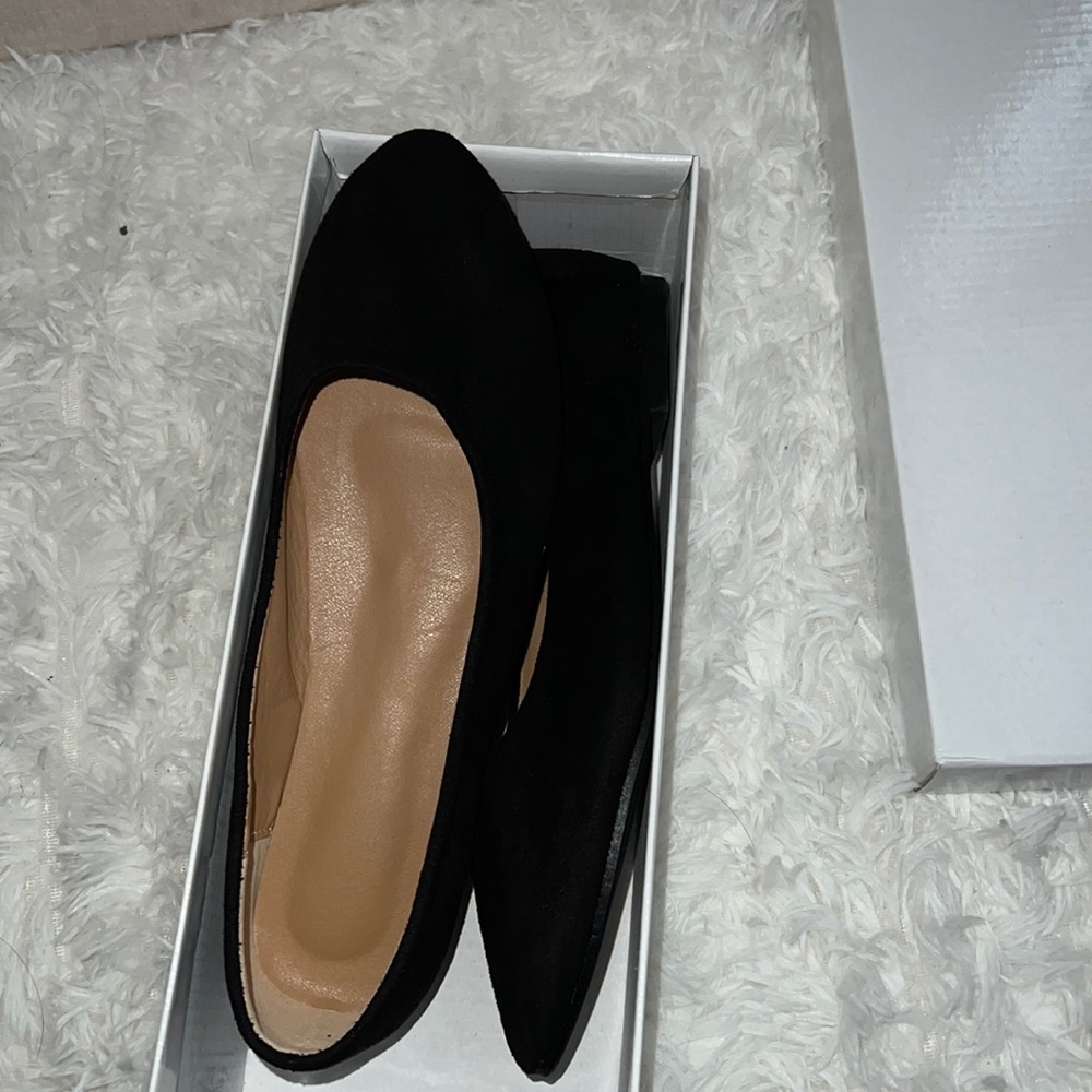 black flats size 8